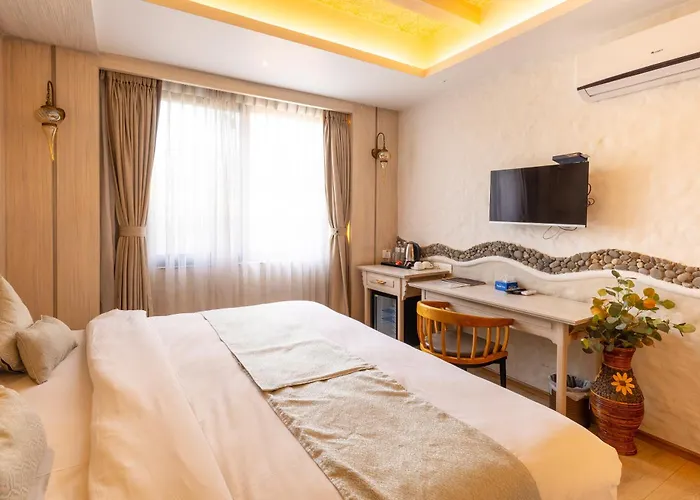 Arushi Boutique Hotel
